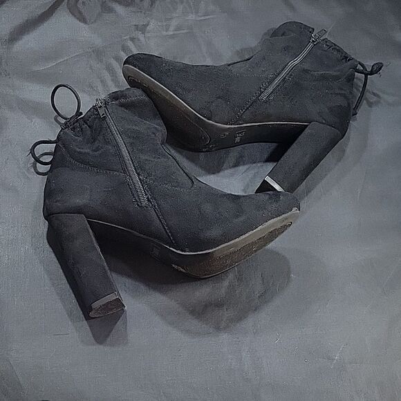 BAMBOO CHUNKY HEEL POINTED TOE WOMEN"S BOOTIE - Picture 9 of 15